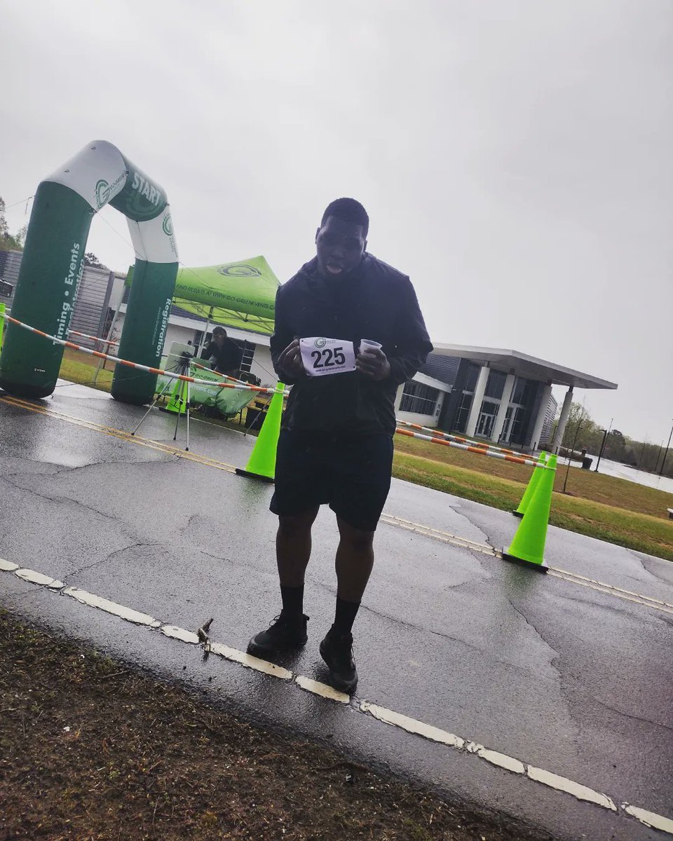 JarvisJohnson92's tweet photo. Out here running/ walking 5k https://t.co/ih3AwVky6u