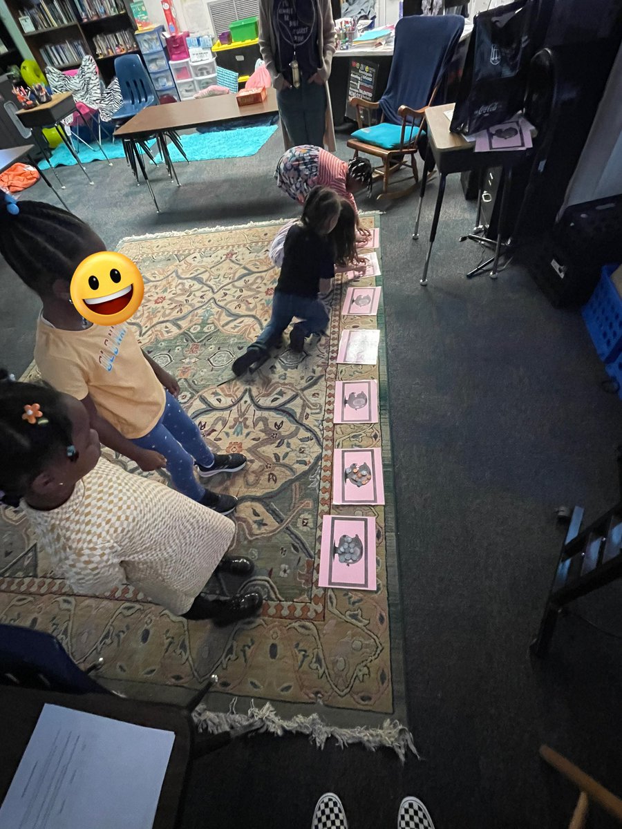 kfyoder1's tweet image. Kinder Talent Development working on counting money - stretching their brains with a fun Piggy Bank Race!  @NESTarget @NESBraves @CobbAlp @MrsTLCline @bamaria12 #lovetothinkhere