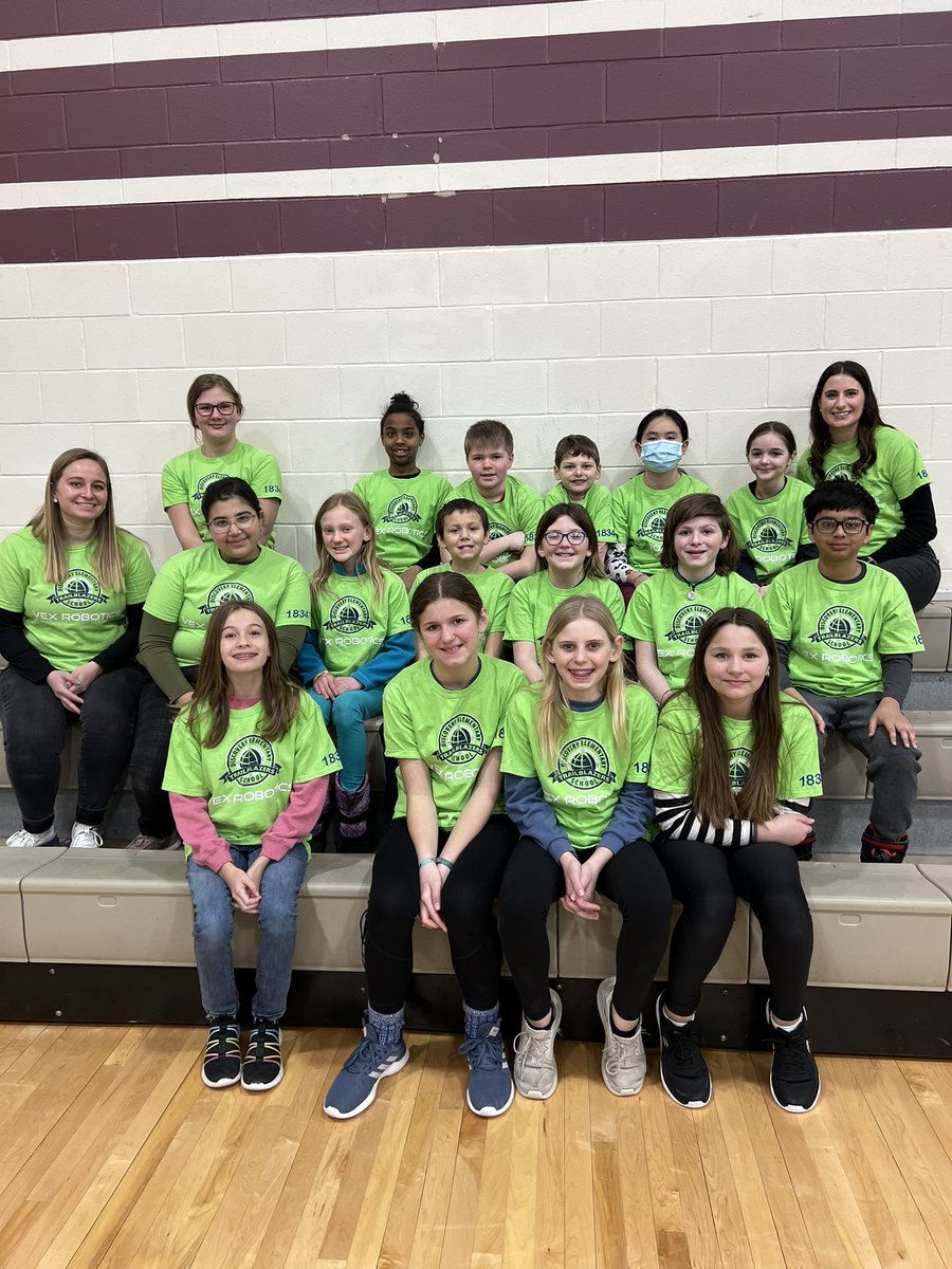 DiscoveryVex's tweet image. Discovery VEX at the ND State Vex IQ Tournament! 💚💙🤖 #TrailBlazeOn #GFSchools #VEXRobotics