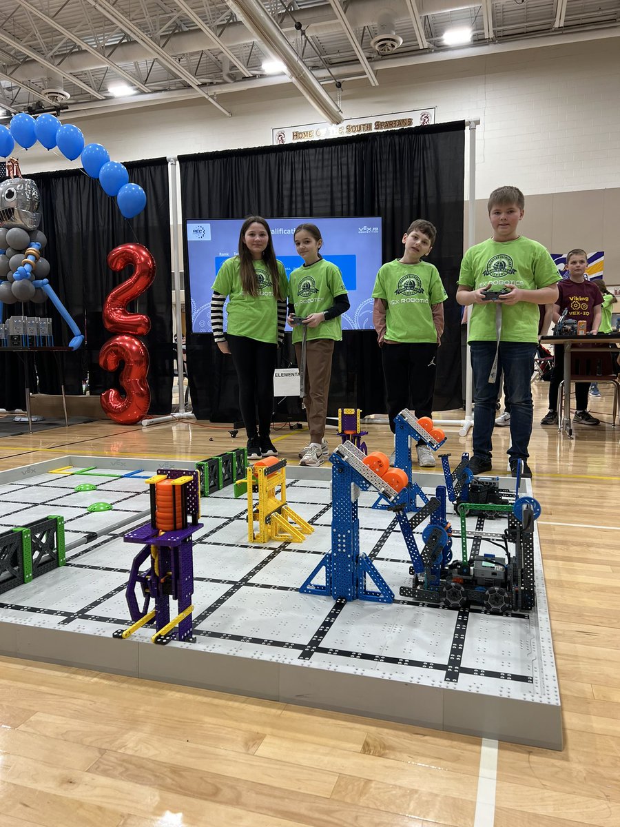 DiscoveryVex's tweet image. Discovery VEX at the ND State Vex IQ Tournament! 💚💙🤖 #TrailBlazeOn #GFSchools #VEXRobotics