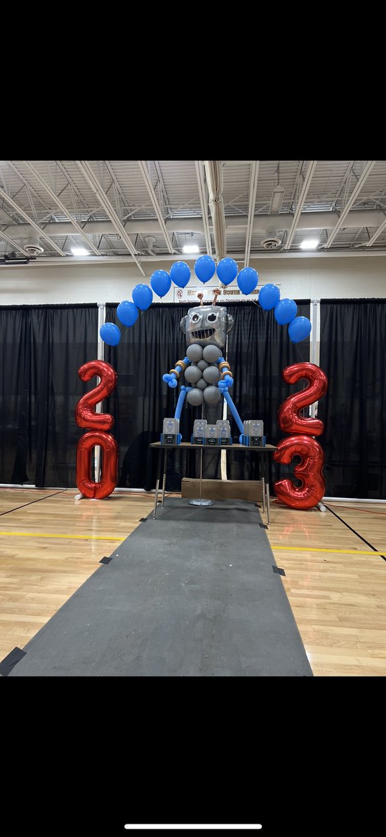 DiscoveryVex's tweet image. Discovery VEX at the ND State Vex IQ Tournament! 💚💙🤖 #TrailBlazeOn #GFSchools #VEXRobotics