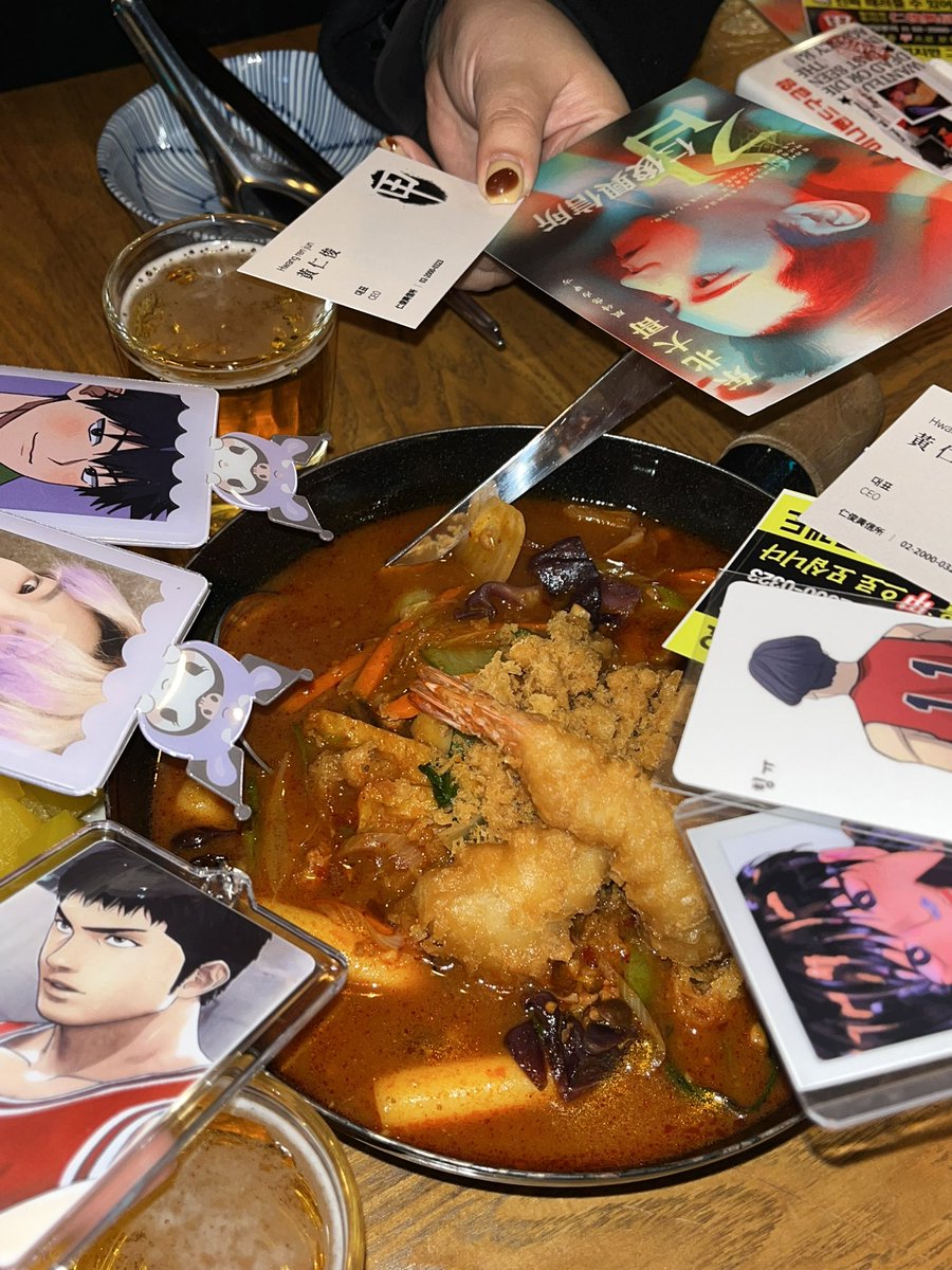iamhappyhip's tweet photo. 분위기도 좋고 음식도 너무너므너무맛있어요♡ 
특전이 너어어어무예뻐용/// 최고의 런쥔흥신소🥰
가지 안먹는데 가지튀김또먹고싶어여..굿
#당신을갑으로모십니다
#to_my_best_RENJUN https://t.co/bzssYye7m3