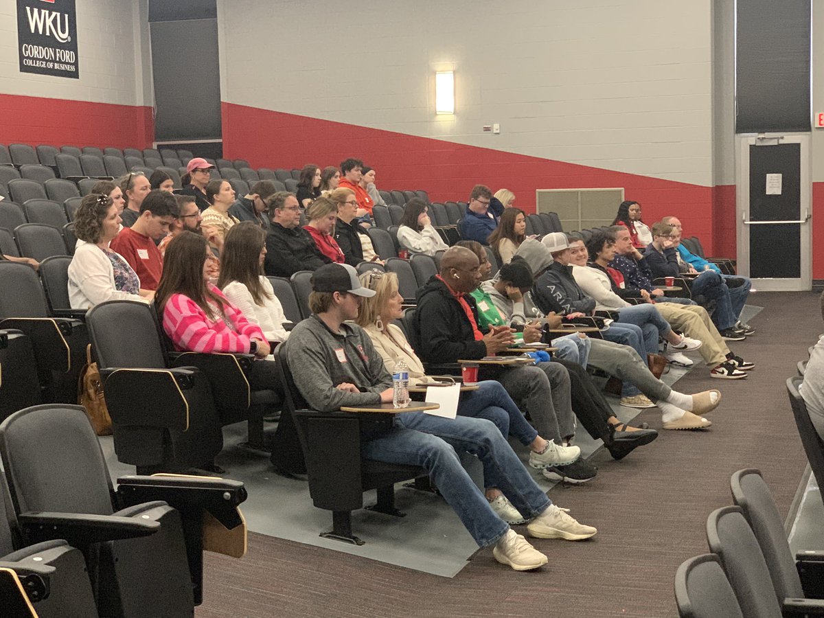 WKUGordonFord's tweet photo. It is a great day to ChooseWKU! We are so excited to meet future Hilltoppers! #wku #youbelongatgfcb https://t.co/Ptuhtnzu6b