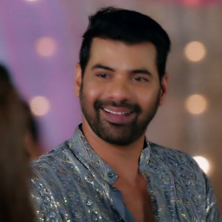 Andrasabe's tweet photo. #ep305 #RadhaMohan #ShabirAhluwalia #MohanTrivedi https://t.co/mXToHqF6EE