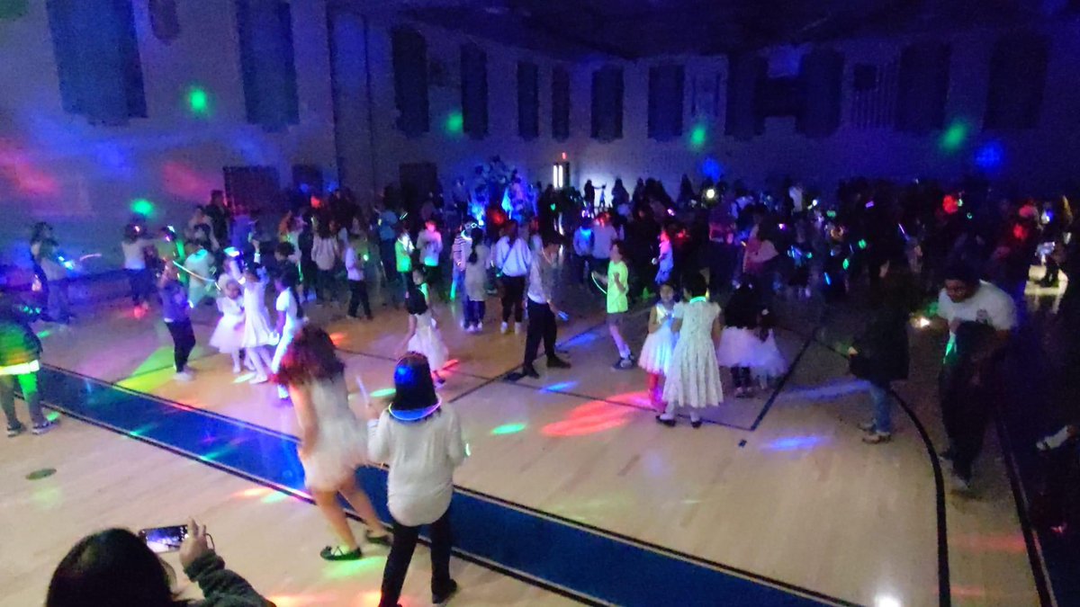 StephVic926's tweet photo. So much fun last night at the Constable PTO Glow Dance!Such a great night being silly&amp;dancing the night away w/staff,families &amp; best admin team💙🐾💛 I don’t have a bunch of photos as I was too busy being in the moment &amp; having fun.#cubstrong @ms_slombardi @MrsVC3 https://t.co/YHUTb0jSko