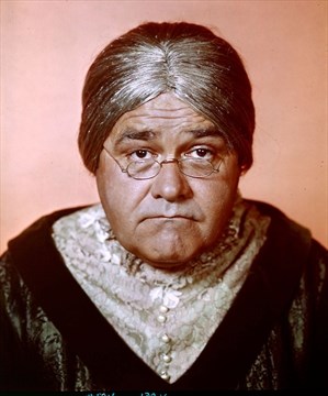 CelebMuseums's tweet image. Johnny Carson&apos;s Aunt Blabby is a direct descendant of Jonathan Winters&apos; Maude Frickert. @JohnnyCarson #jonathanwinters #JohnnyCarson