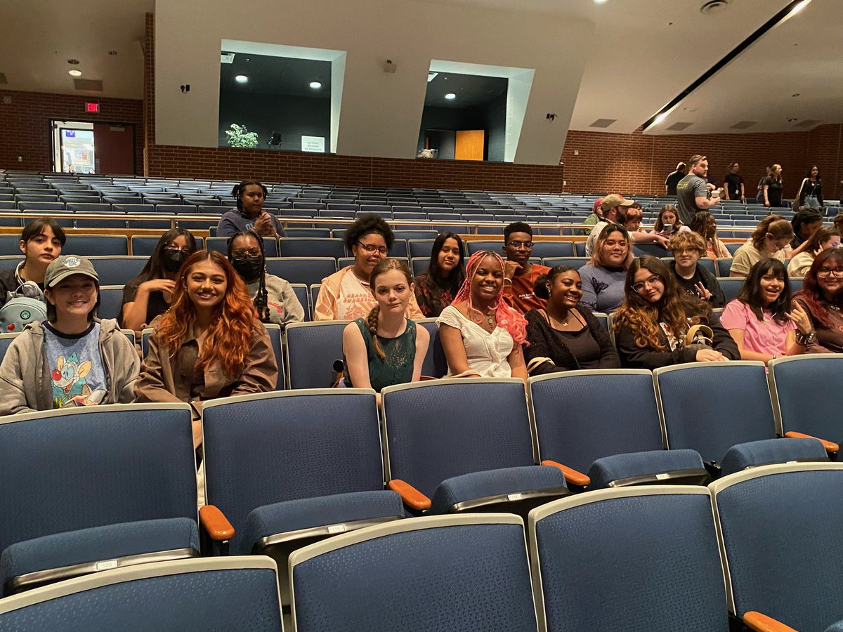 HAIS_ECHS's tweet image. The HAIS Phoenix are excited to represent @teenbookcon today! #teenbookcon2023