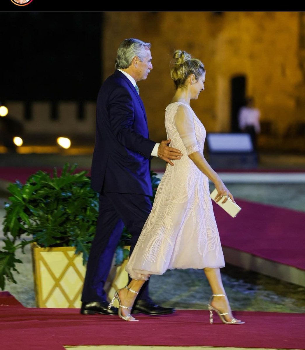 MacaPR's tweet photo. va cayendo gente al baile #mis50 en República Dominicana https://t.co/QwBB9L1dE0