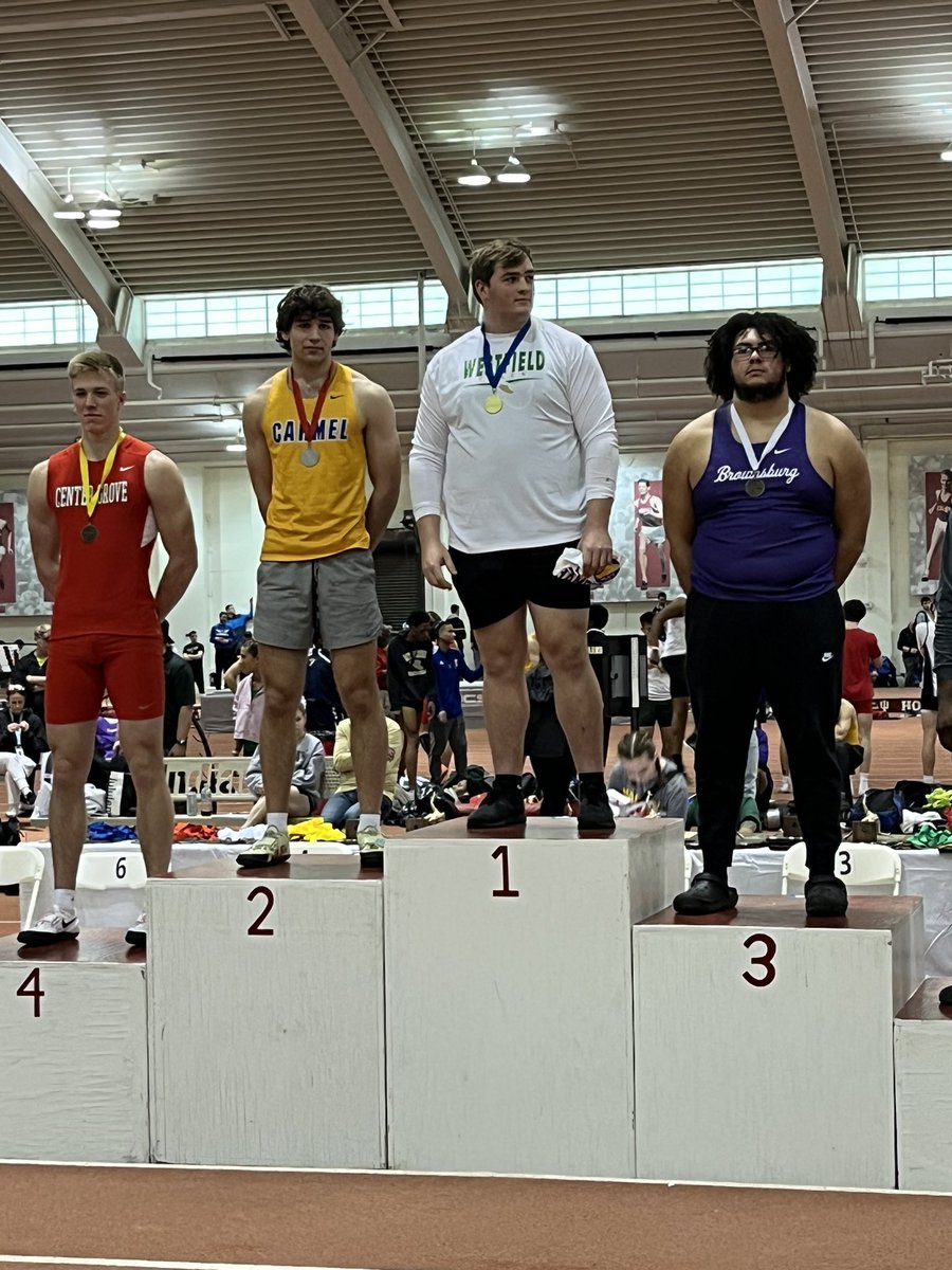 BHSDogsTrack's tweet photo. Isaiah Smith throws his best in the biggest indoor meet of the year!!

53-4.50 🥉#3 all time 💪🏽💪🏽 https://t.co/2dHdqWmHW7