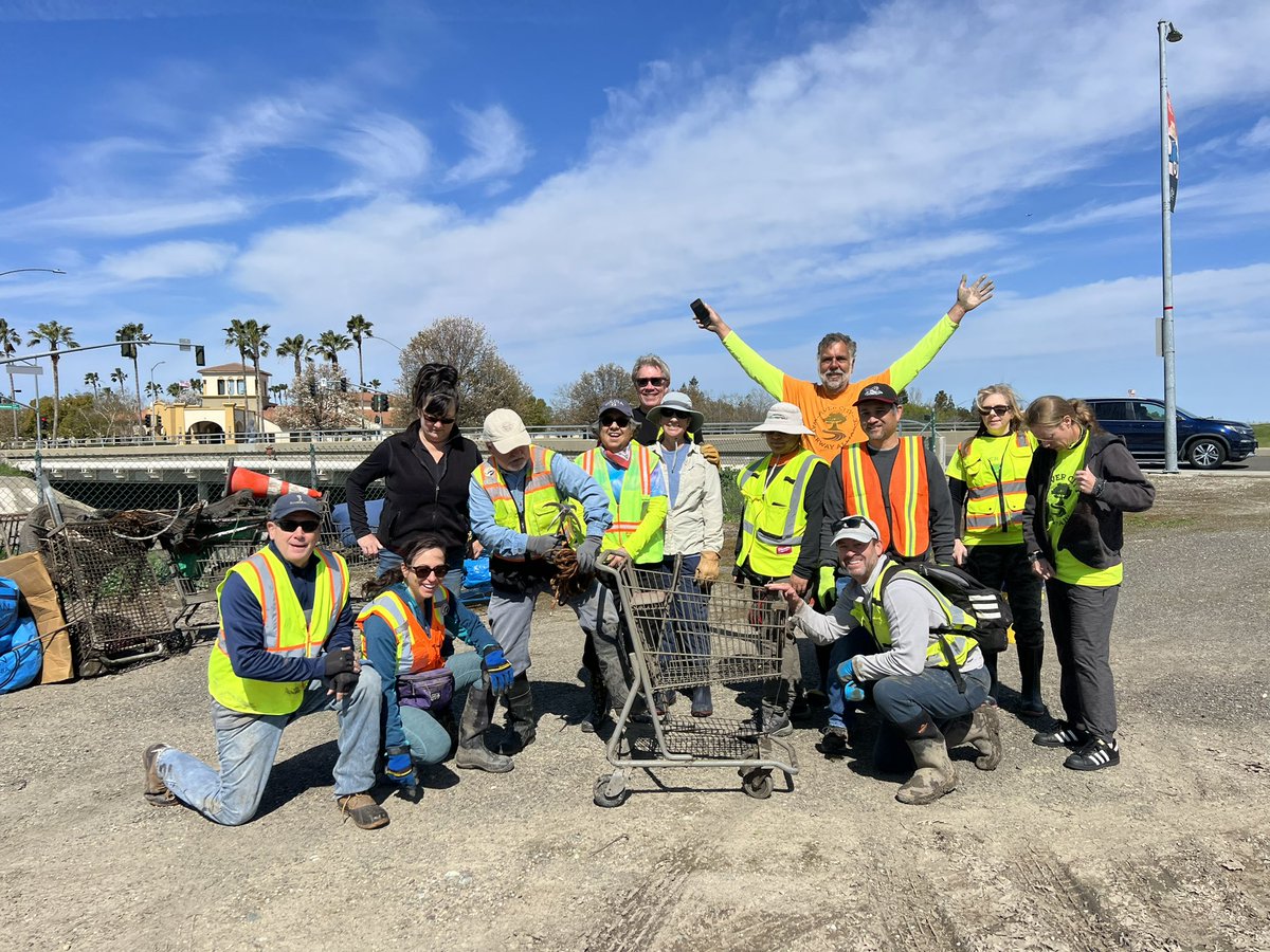 CM_LisaKaplan's tweet photo. Beautiful Day to partner w/ River City Water Alliance &amp; @CaltransDist3 for a #CleanCA event. Today over 25 volunteers including ONE Youth #Natomas showed up to help clean up Jack Rabbit Parkway &amp; SUMP 14. More to come. #bettertogether #cleanwater #trash #payitforward https://t.co/77fb6zRYz6