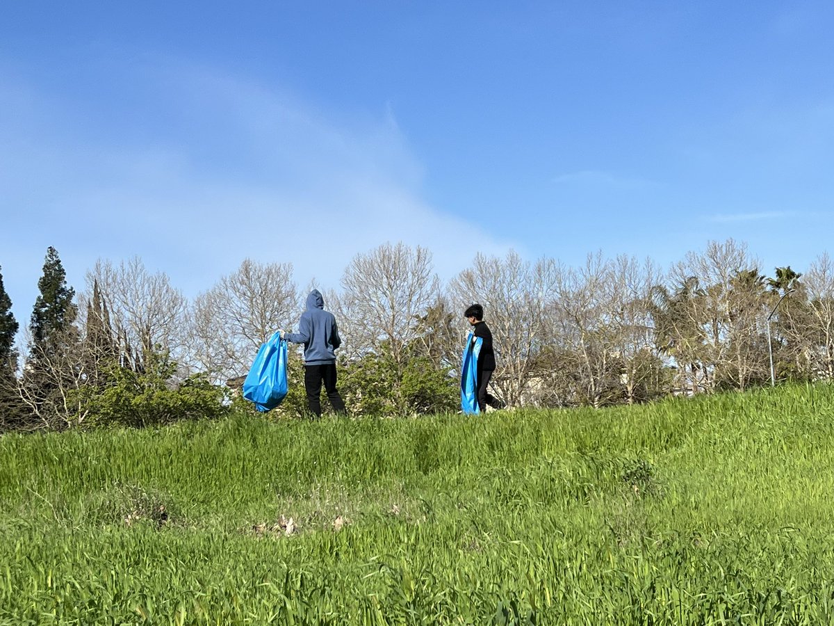 CM_LisaKaplan's tweet photo. Beautiful Day to partner w/ River City Water Alliance &amp; @CaltransDist3 for a #CleanCA event. Today over 25 volunteers including ONE Youth #Natomas showed up to help clean up Jack Rabbit Parkway &amp; SUMP 14. More to come. #bettertogether #cleanwater #trash #payitforward https://t.co/77fb6zRYz6