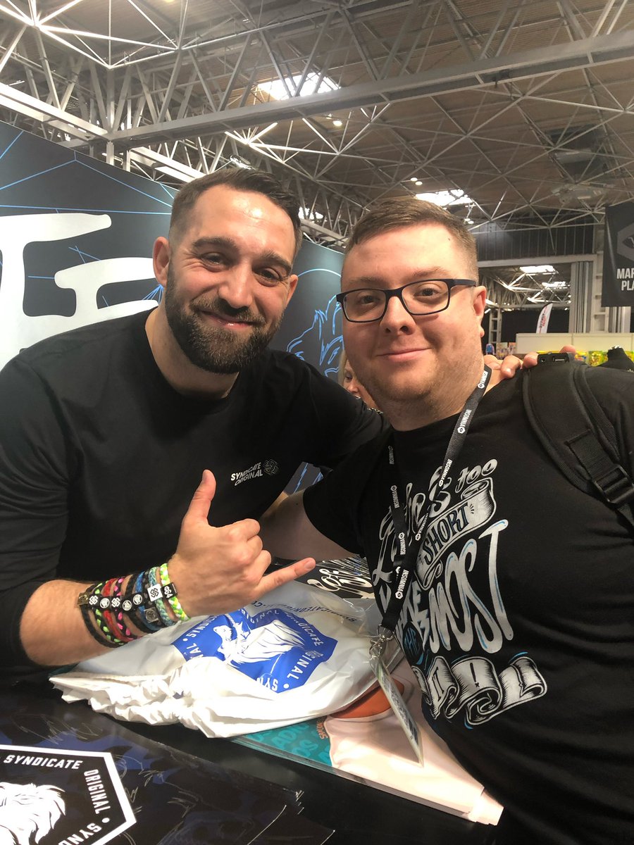 AdamCon04940736's tweet photo. Massive Happy Birthday @karlhandforth https://t.co/7Da23KFVJg