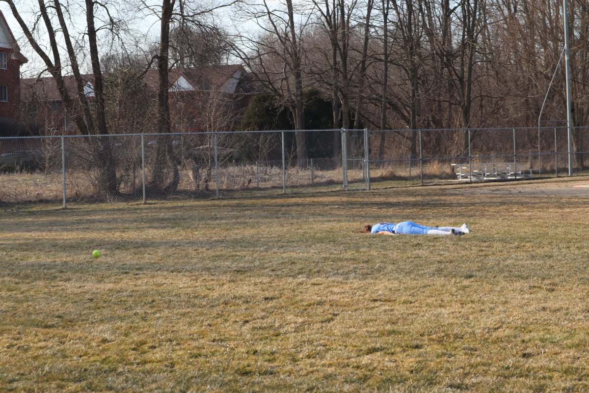 Northstar_SB's tweet photo. tfw you had a sunny, 40°+ week and then 10” of snow hits you on the weekend 🫡 

cheers to softball season! 🥎🐻‍❄️ https://t.co/s3RqUYD4CF