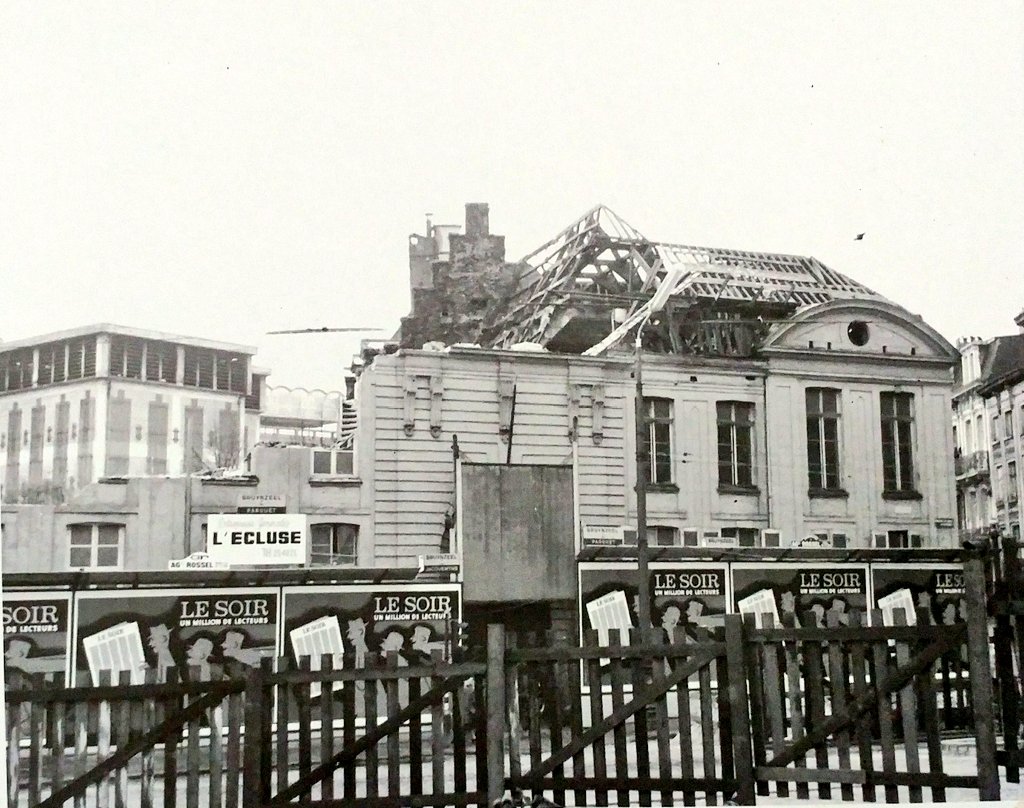 goodclimate's tweet photo. The destruction in 1960 of the hôtel d'Ursel, centuries-old and last reminder of the mansions that once dotted the hillside between downtown Brussels and the park. Senseless vandalism. It was the perfect transition between the Central-Station business quarter and the cathedral. https://t.co/ZVy9P6B0A9