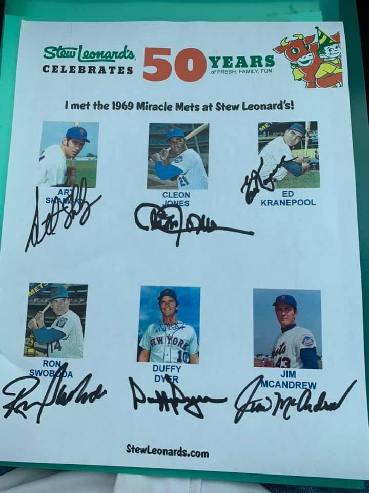 angelwithaneye's tweet photo. This was such an awesome experience 4 years ago… @StewLeonards @mets #lgm #69mets 🔵🟠 https://t.co/Ch9PkPP7CE