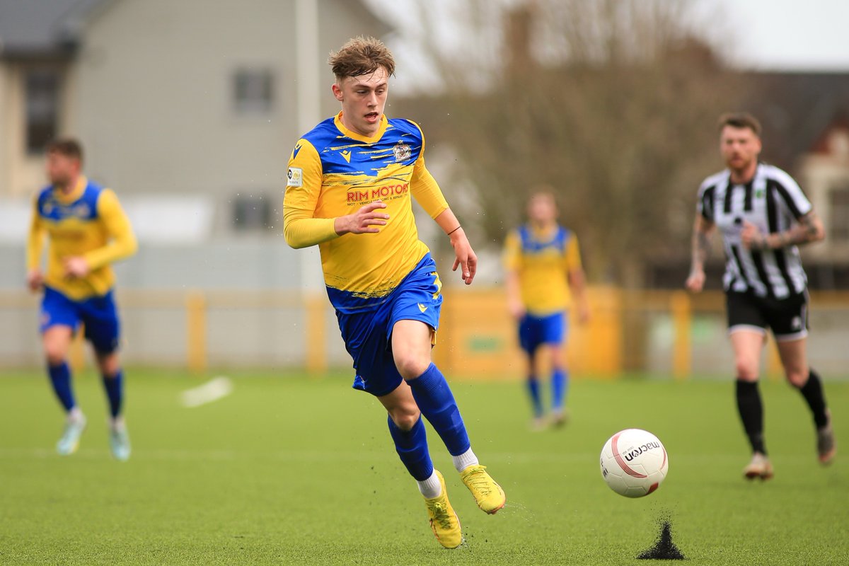 PerryDobbins1's tweet photo. A couple more images from @BarryTownUnited v @PontardaweTown in @CymruLeagues South. https://t.co/i0YLjWoP89