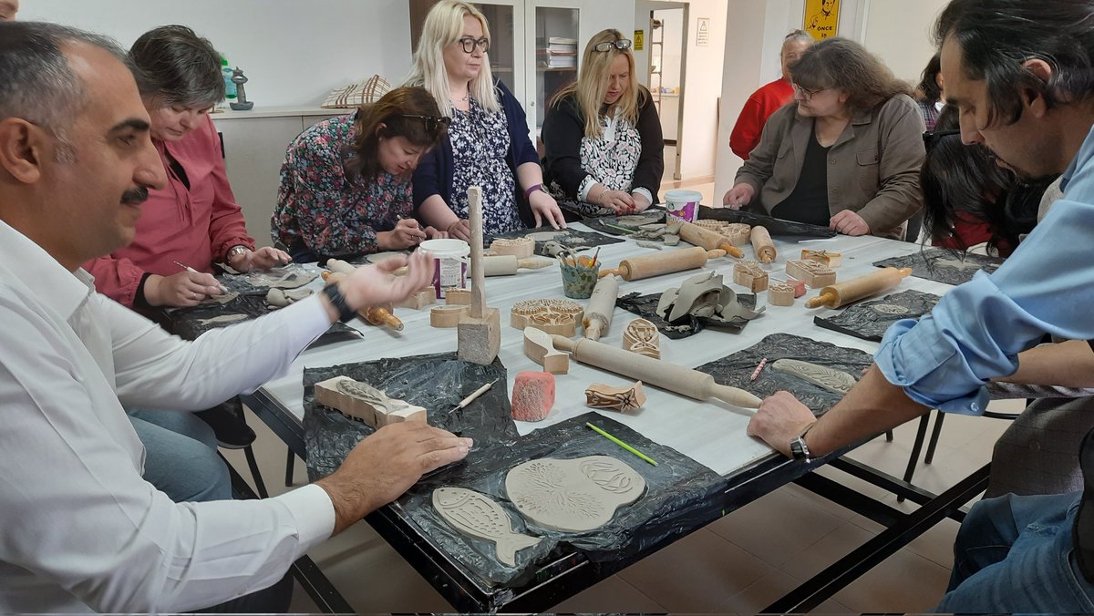 ProjectStop227's tweet photo. TPM in Turkiye day2: Ceramic atelier in SEN school. https://t.co/rExckKsRIs