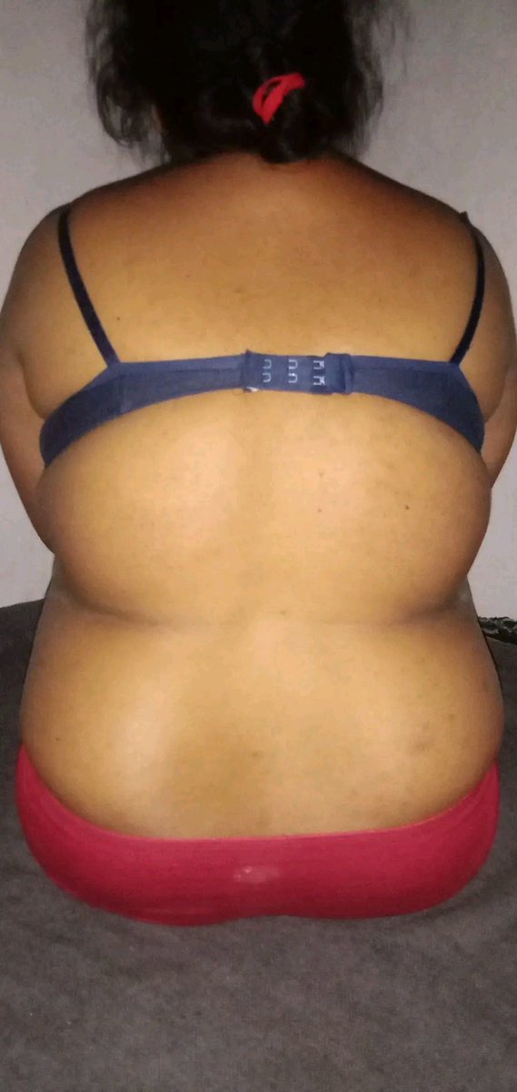 sumathi1985's tweet photo. How is my back comments please https://t.co/1xBMbVD3cI