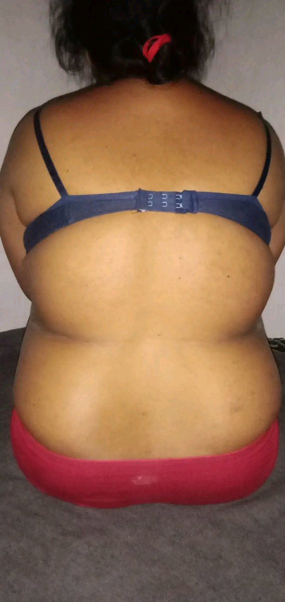 sumathi1985's tweet photo. How is my back comments please https://t.co/1xBMbVD3cI