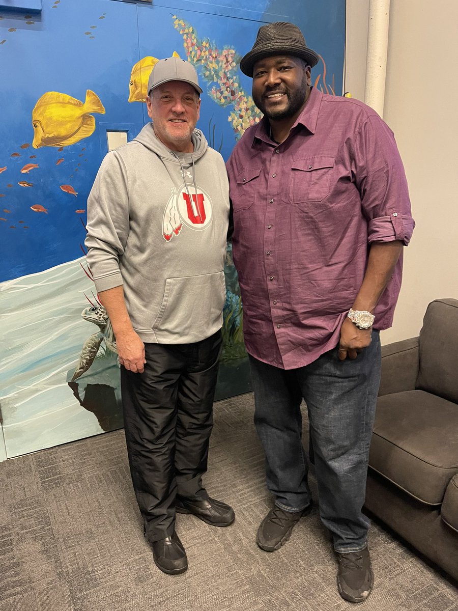 Davefox2's tweet image. Blind sided…
…bumped into @QuintonAaron 
Great guy and great story on and off the screen 🏈🏈
@QuintonAaronFou 
#blindside
