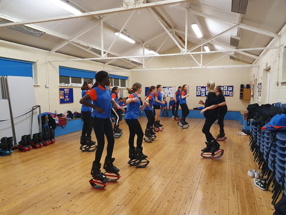 6thCheamGuides's tweet photo. The girls enjoyed their Jumpz taster session this week with #KudosDanceFitness Lots of fun and laughter throughout the whole evening. Plus a bit of exercise as well!! Thanks Zoe 😃 #Jumpz #Kudos #adifferentkondofexercise @GuidingGLW @Guiding_LaSER https://t.co/pjYVijfUCS