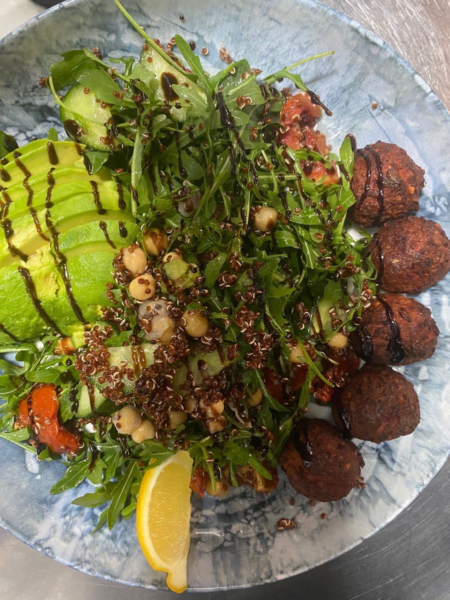 Our new beetroot falafel salad 👀