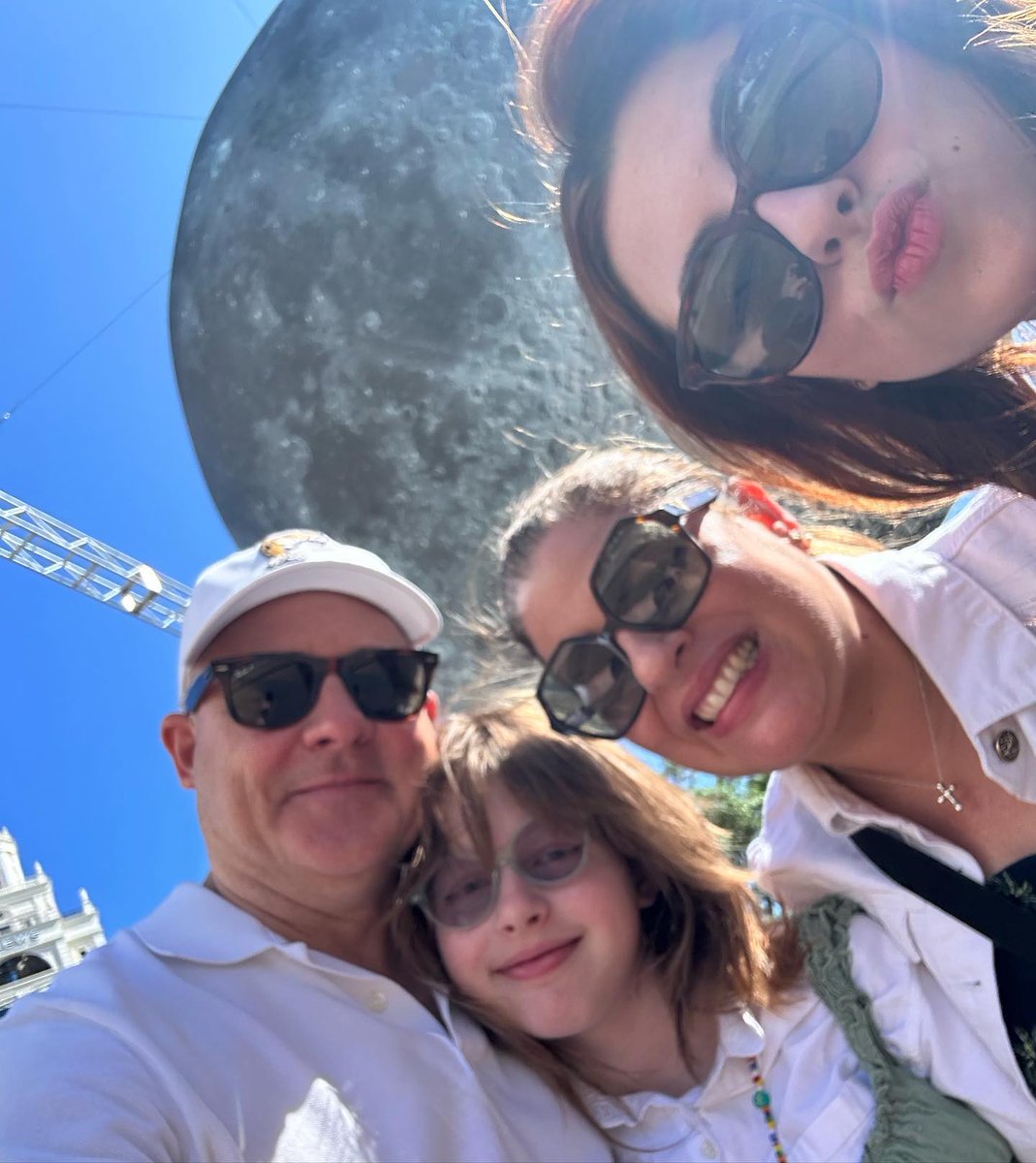 We’re going to steal the MOON! #manymoodsofmaddies #kitkatslife #iykyk