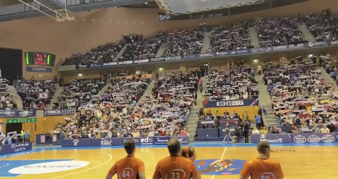 🤜🏼🏀🤛🏼Gran derbi galego na Caldeira
Non puido ser pero, a pesar da derrota, estamos tremendamente orgullosos do voso partido. Levantarse e a polo próximo!  @OBRADOIROCAB #Haiquesentilo