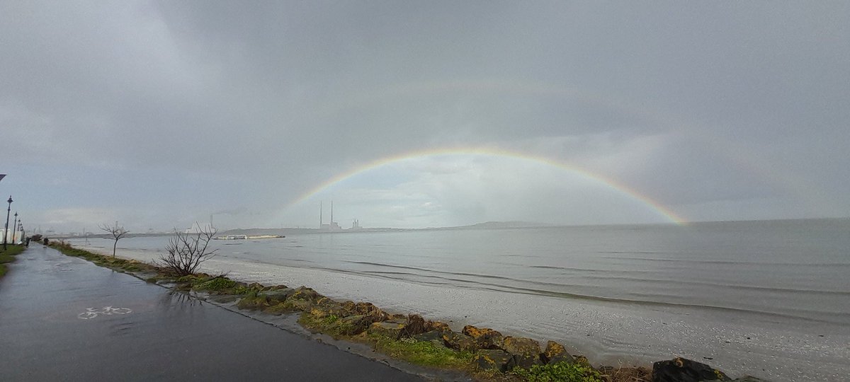 Day 84 of #100daysofwalking got caught in a shower this afternoon on my walk.. but every cloud.. 🌈 #DublinBay