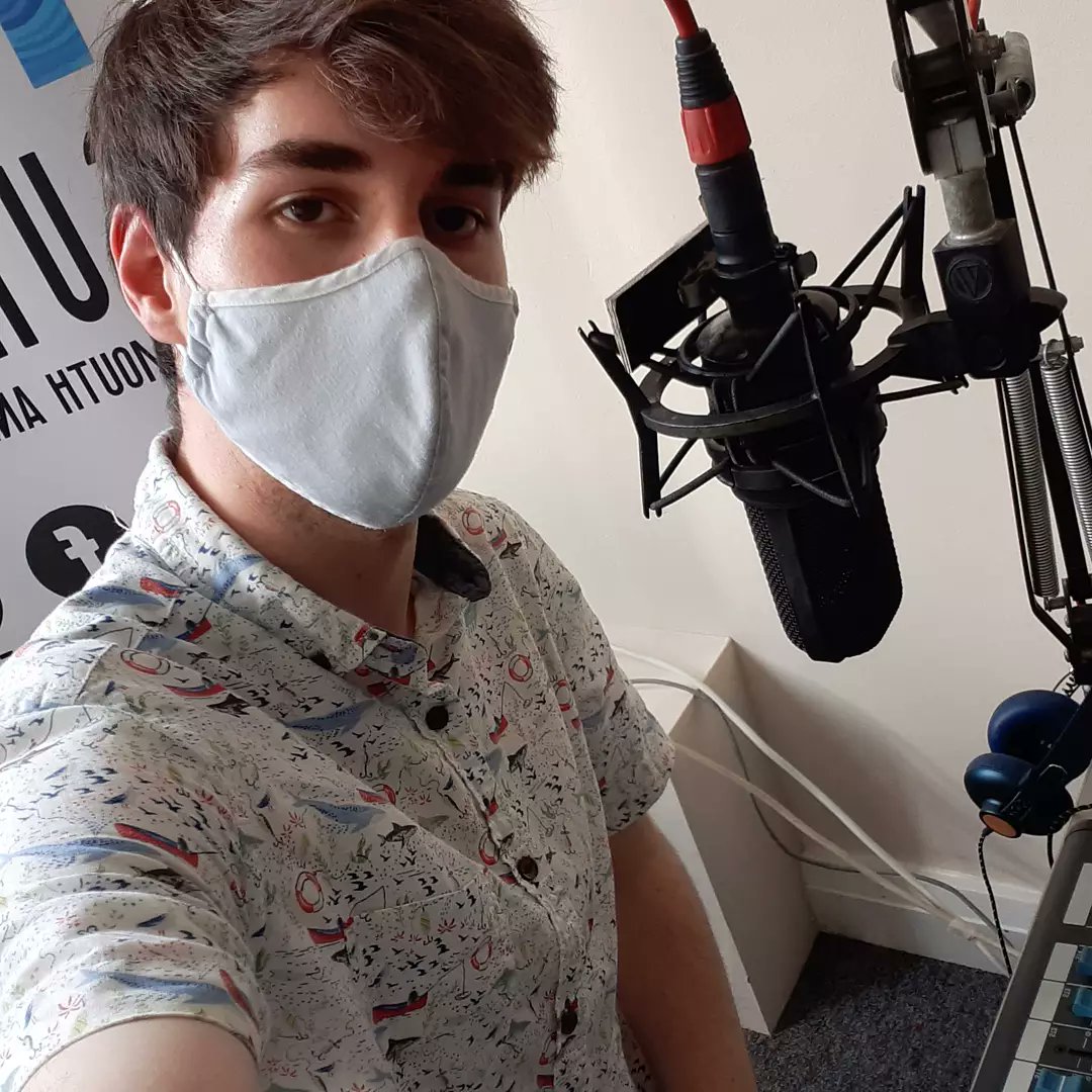 tomjksn's tweet photo. I'm making a ONE TIME ONLY return to @surfradiofal tomorrow as part of 24hrs for @StudentMindsOrg at 7am tomorrow!

I'll be on with @Production_DanB and @Wilki1999 too!

- Caitlin Pinkess live in session
- Mental health stories from Voices: Out Loud
- Wanderfal 2022 recap
&amp; more! https://t.co/02lZ2VBRHV