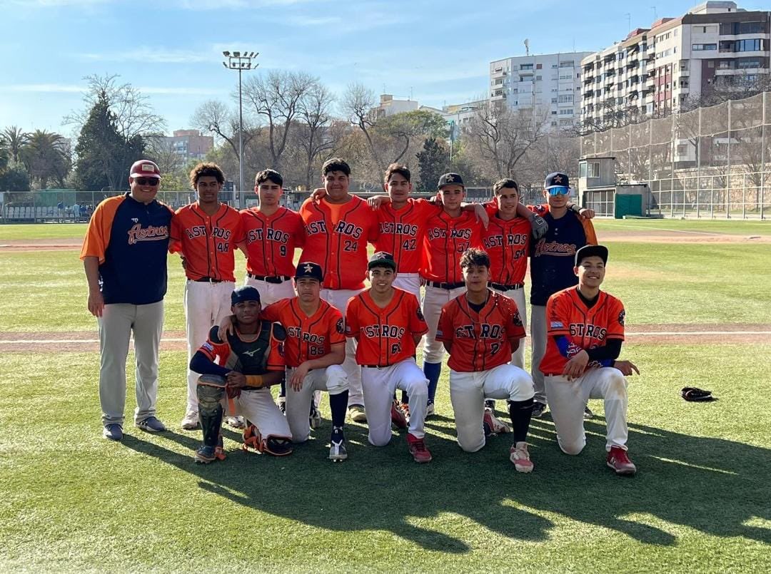 astrosbeisbolv1's tweet photo. Nuestros sub18 se han clasificado para el Campeonato de España de clubes con su victoria de hoy ante @cbsantorcha https://t.co/LPO4chW7RH