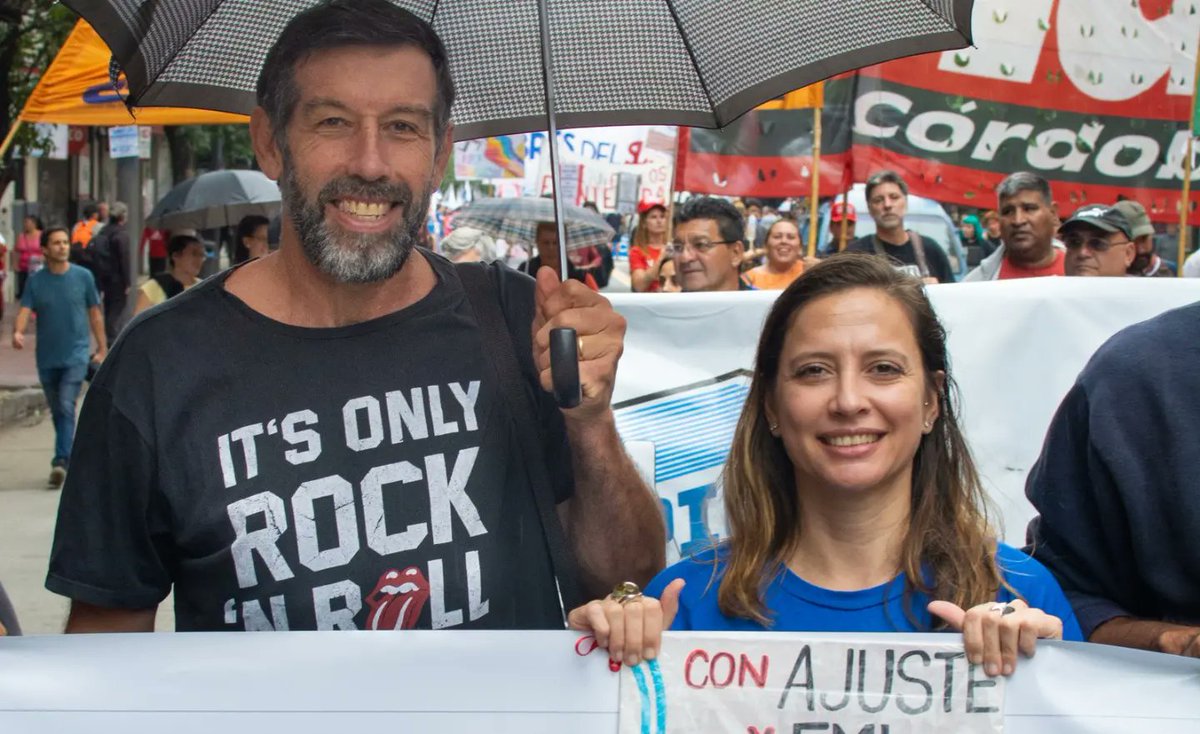 CbaLibresdelSur's tweet photo. #24M | MEMORIA, VERDAD Y JUSTICIA

Reivindicamos este día una vez más porque no queremos NUNCA MÁS un país para pocos. Con ajuste y FMI, no hay derechos humanos.

La memoria reconstruye la patria que soñamos.

¡No olvidamos, no perdonamos, son 30.400 compañerxs presentes! https://t.co/klFdDwzD5x