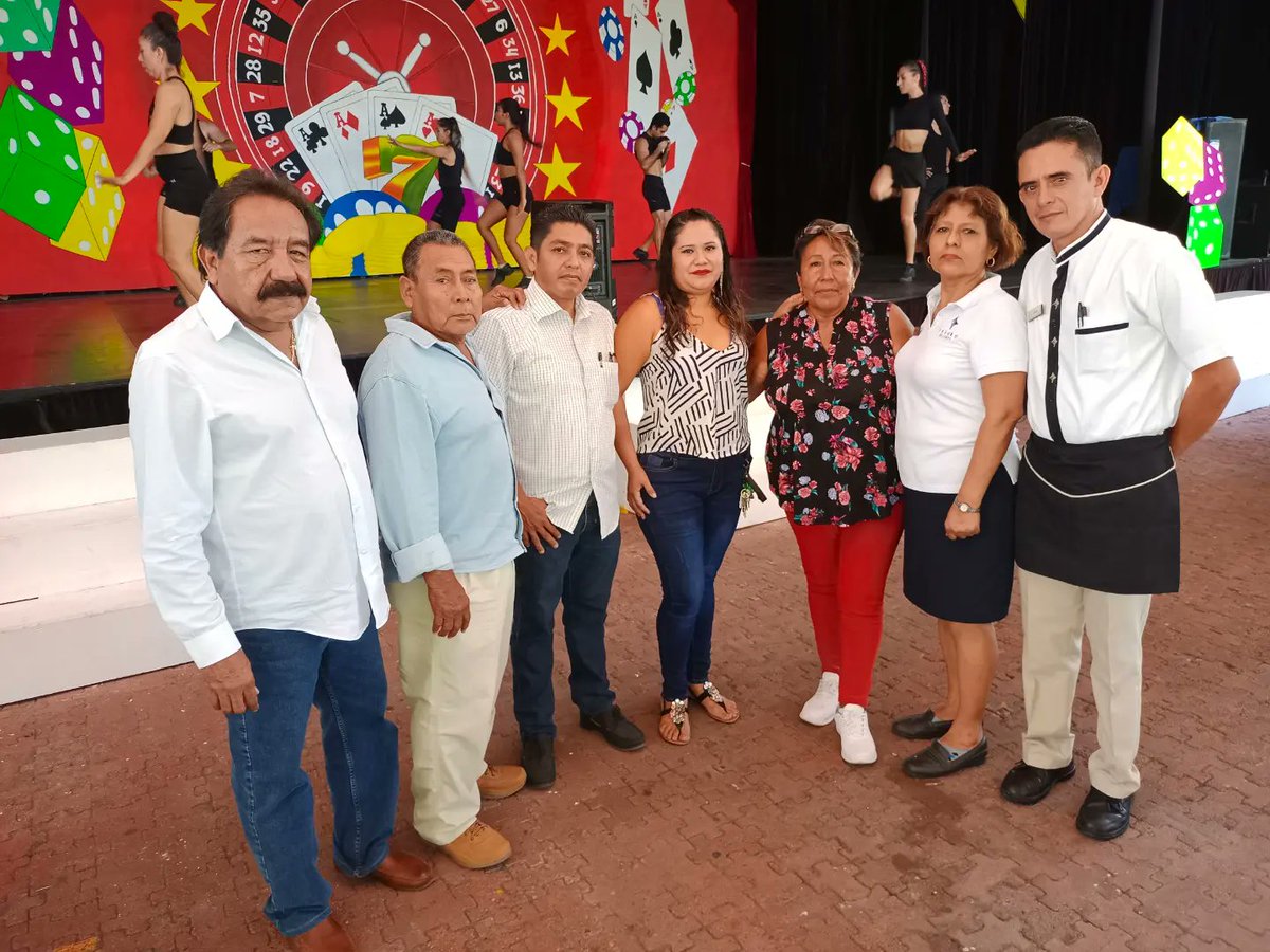 CROCGRO's tweet photo. #Zihuatanejo | El Srio. Gral. Lic. @MartinianoMF29 dió la BIENVENIDA a nuestro Edo. a las y los trabajadores #croquistas que participan en el programa de Turismo Social CROC CDMX.
Sean bienvenidos a Ixtapa Zihuatanejo, lugar de bellezas naturales.
@IsaiasSiCumple
@CROCContigo https://t.co/HFZXThiic5