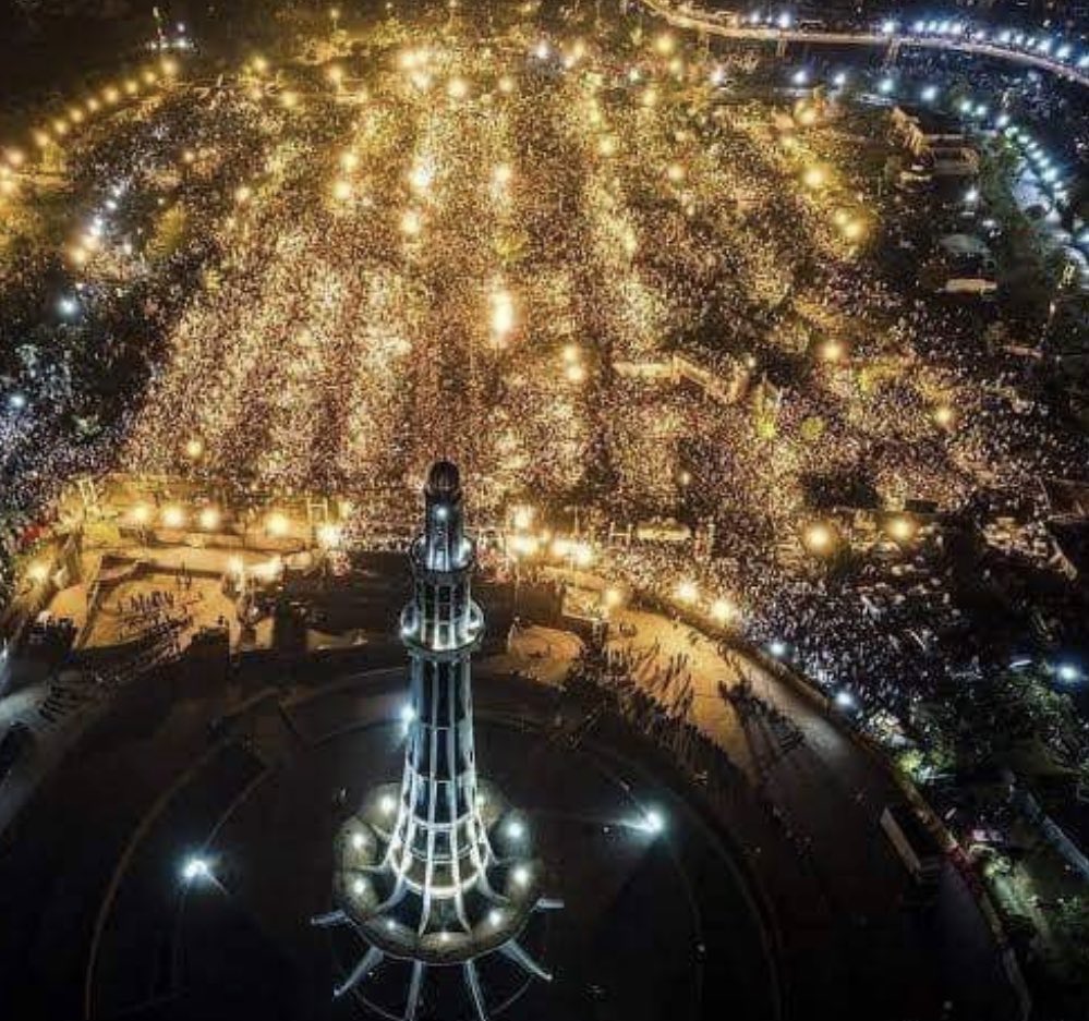 Hundreds of thousands of noble #Pakistani men and women attended @ImranKhanPTI rally in Lahore today. He is their honest voice, their beloved skipper, their trusted leader, and #Pakistan next Prime Minister inchaa Allah. #ImranKhan