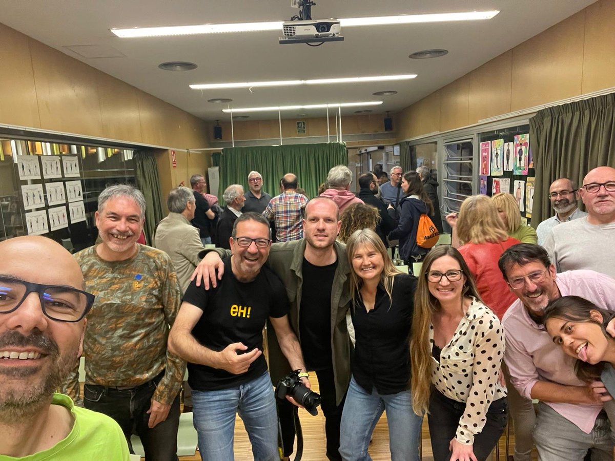 progres_scc's tweet photo. Tarda ben intensa, en bona companyia, pensant de forma col.lectiva i imaginant el futur de #SantaColomadeCervelló 

#PensemelfuturdeSCC
#CompromesosambelPoble
#Compromesosambtu
#Eleccions2023 https://t.co/EZgDnEa9ST
