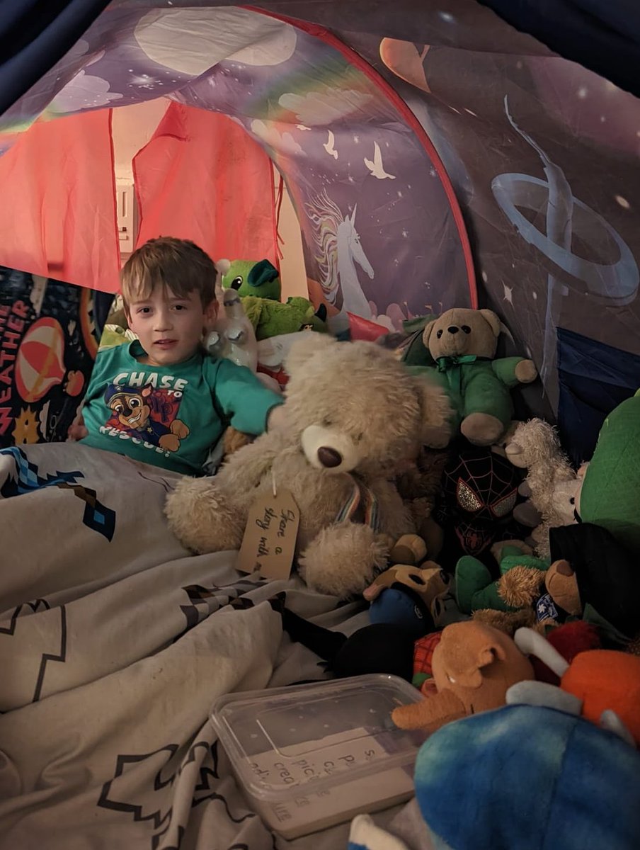 MrsKirk20's tweet photo. Eddie loved having The Bedtime Box from school! Not only did the Year 2 Bear love Meet the Weather but so did the rest of the 'soft toy family'. Thank you 🌈🥰@2Castleway @WeAreCastleway https://t.co/bZlE1cryjV