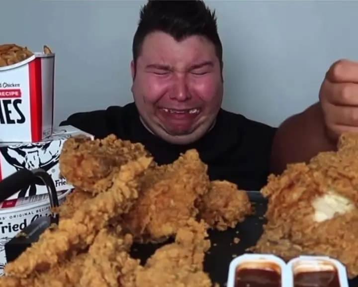 leyendas_fans's tweet photo. Cuando estoy comiendo y recuerdo lo bueno que fue Ricardo con Las Leyendas el Origen: https://t.co/yIYFuUhADE