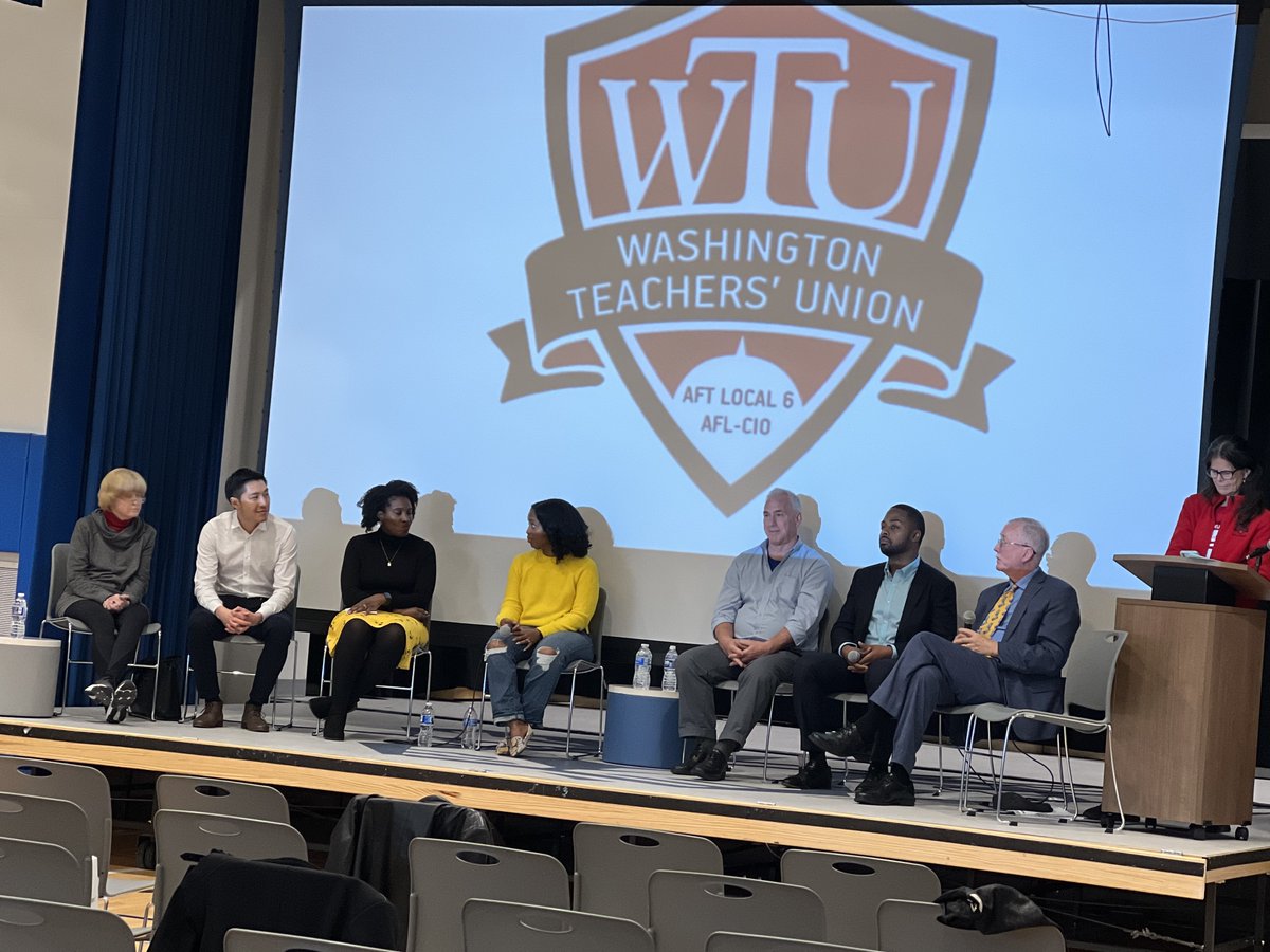 FoodPrintsDC's tweet photo. What a great day with so many teachers, education leaders, and @councilofdc members at the @WTUTeacher #SharedVisionConference! We shared our model with many attendees & heard many times over that the FoodPrints program is part of #WhatKidsNeed in our schools. #partnerships https://t.co/18Ol4jXD5C