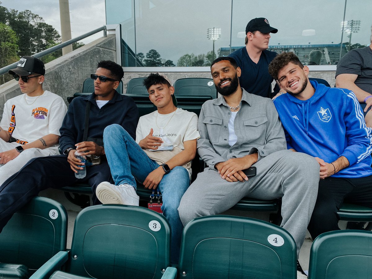 Showed out to support <a href="/TheNCCourage/">NC Courage</a> for the #NWSL opener! Great 3️⃣ points!