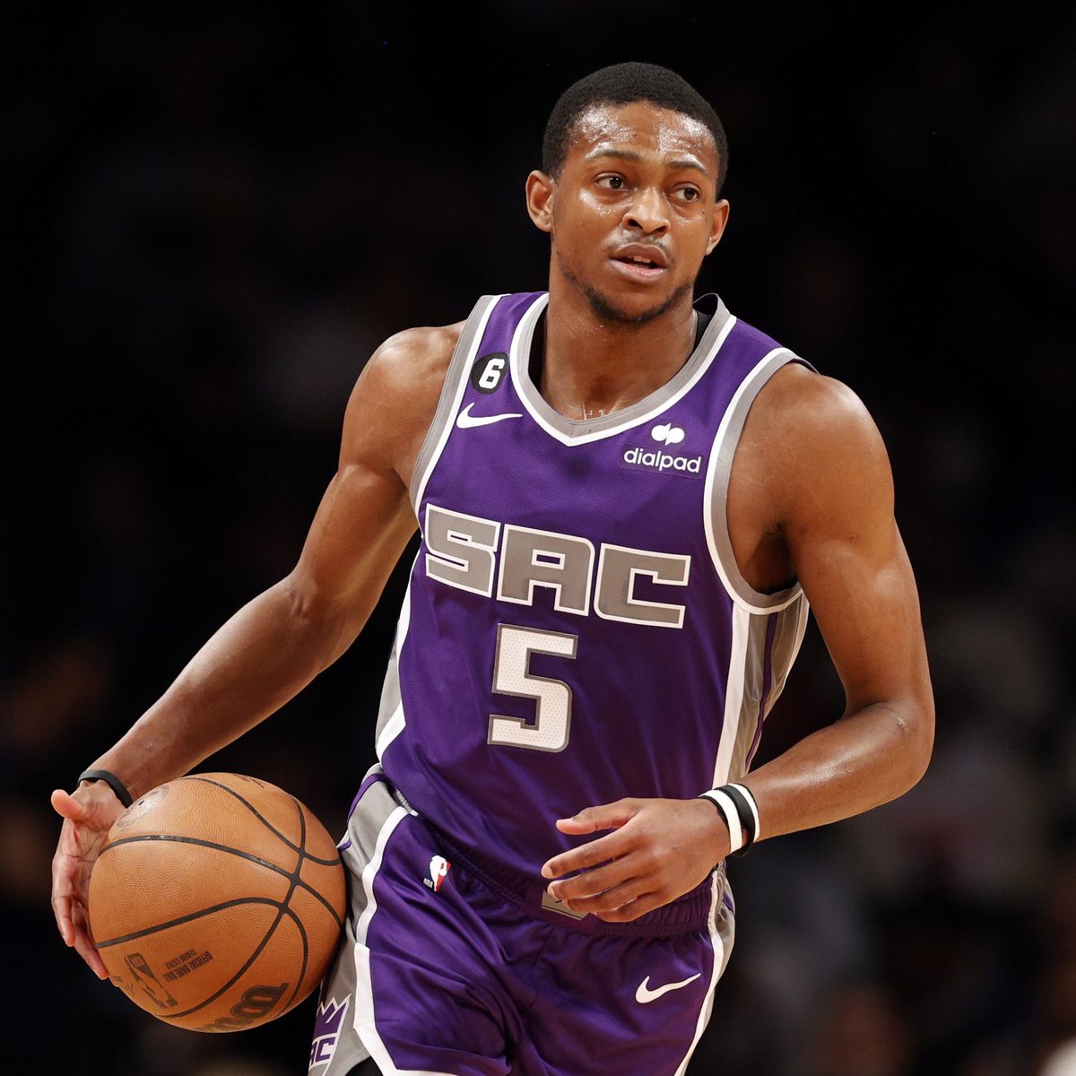LegionHoops's tweet photo. De'Aaron Fox on March Madness:

“I can’t watch a full college game, it’s hard. The shot making is not at the pro level. The refs are bad. A lot of coaching is really bad. I can't stand it.”

(via @ABC10) https://t.co/xLVQxXrZod