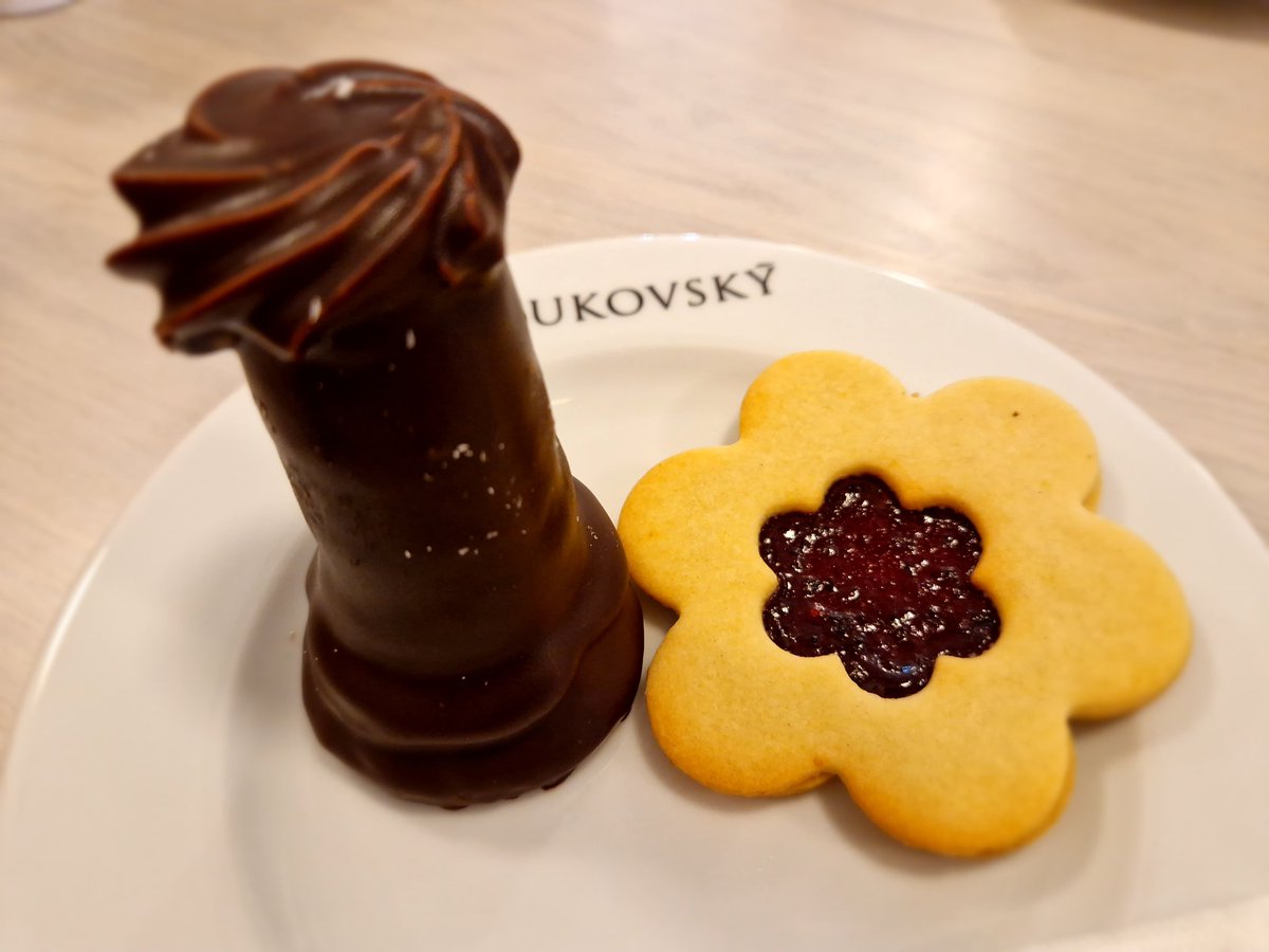 PridalovaMonca's tweet photo. A krom výletování byl dnešek samé dobroty 😀🪷
#chutnestesti
#bukovsky https://t.co/LKFnbBx8nk