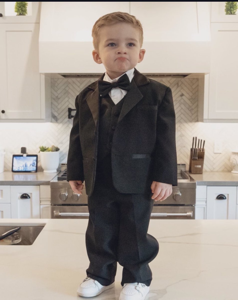 mrjaxtaylor's tweet photo. Getting fitted for my tux today… 🤍🖤 https://t.co/VJnzyC1leR