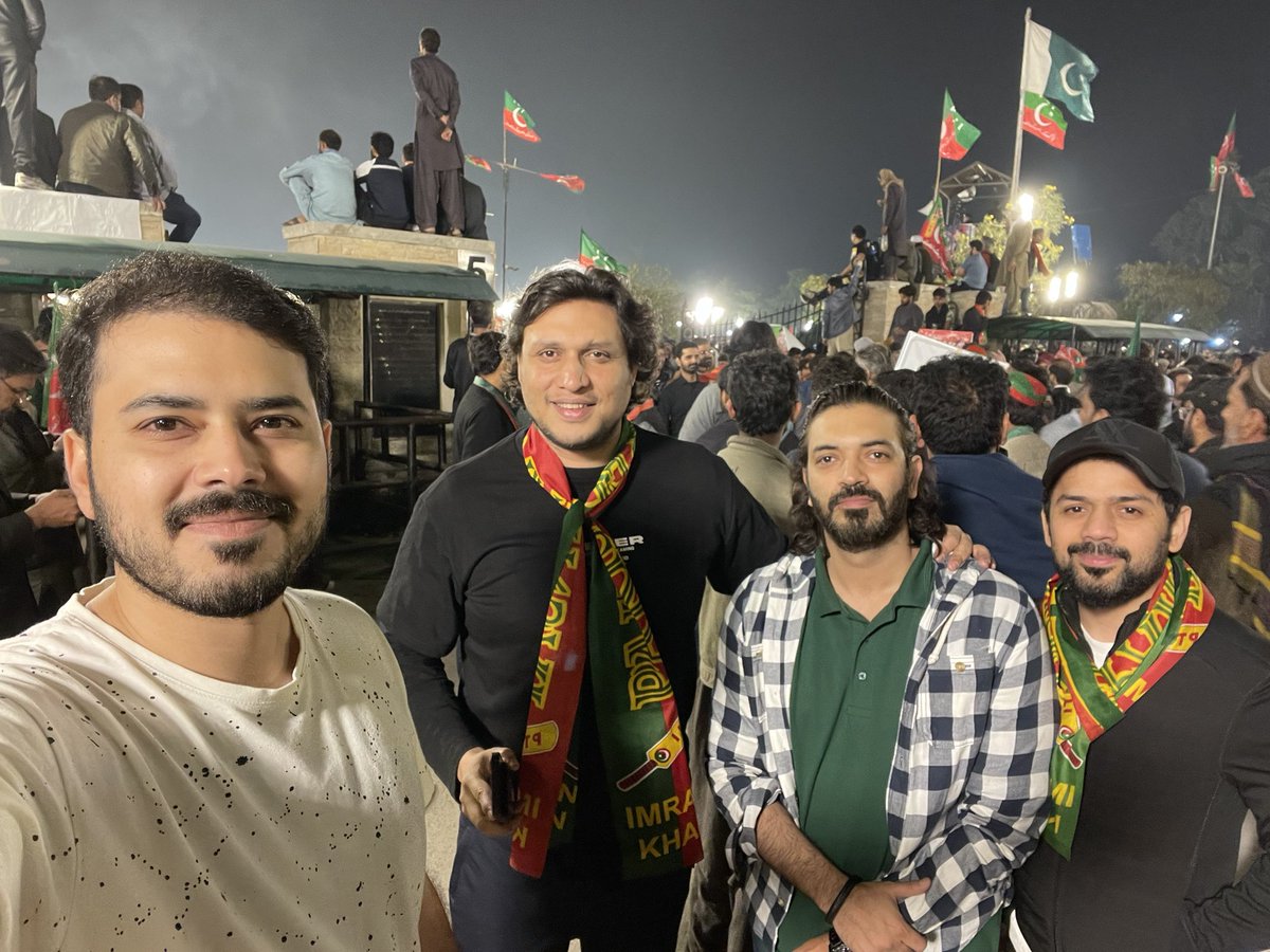 _asimsaeed's tweet photo. The BIGGEST power show in the history of Lahore by PTI. Imran Khan has pulled crowds beyond imagination regardless of all the blockades!
The handlers must be shaking right now watching the gathering at Minar-e-Pakistan!

#ImranKhan #جلسہ_نہیں_ریفرینڈم_ہے #حقیقی_آزادی_جلسہ https://t.co/TYVTzHn7r3