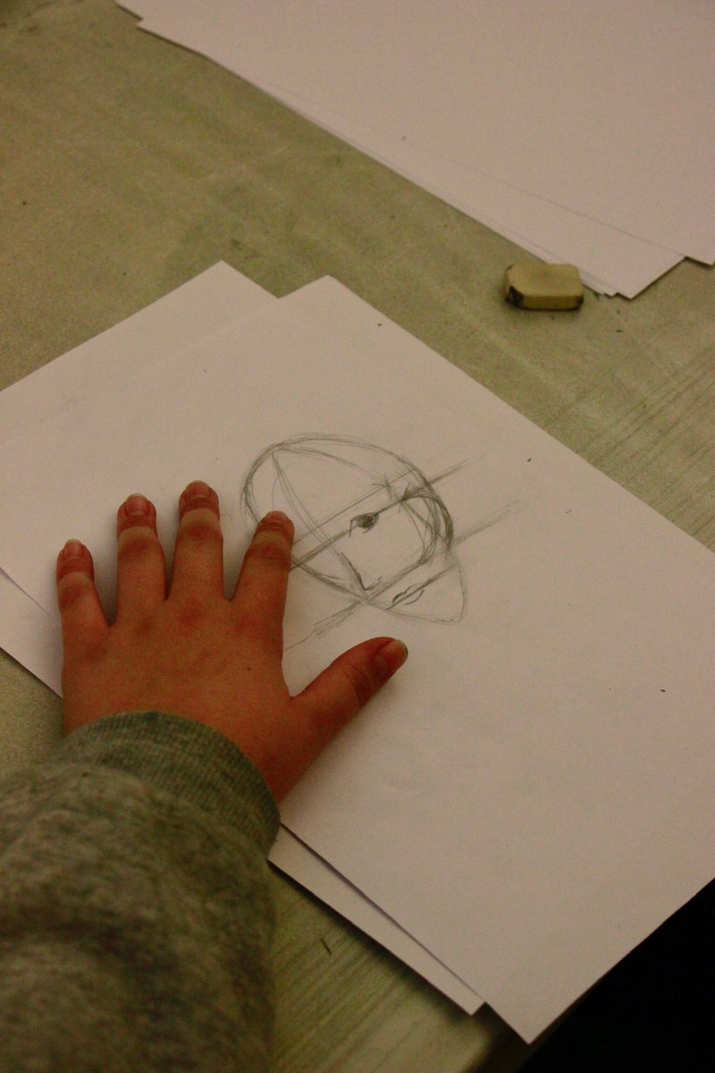 CasaLector's tweet photo. Los niños han disfrutado a lo grande de los talleres de hoy, han pintado, han cantado y han escuchado historias de todo tipo. #festivalito #capitulouno @mataderomadrid https://t.co/p2pjkRoth4