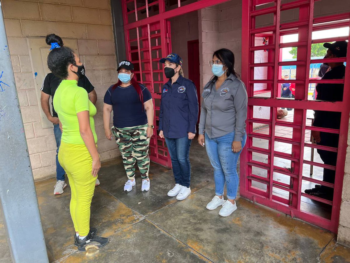 Derecho_paz's tweet photo. En nuestra visita, realizamos inspección de las instalaciones, además de escuchar a la población penitenciaria y canalizar sus requerimientos a través del equipo multidisciplinario del operativo Revolución Judicial. https://t.co/fOSRm9B9Tg