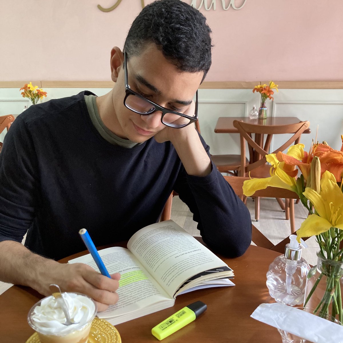 studyaugusto's tweet image. 100 PALAVRAS PARA USAR NO LUGAR DE “PESSOAS”