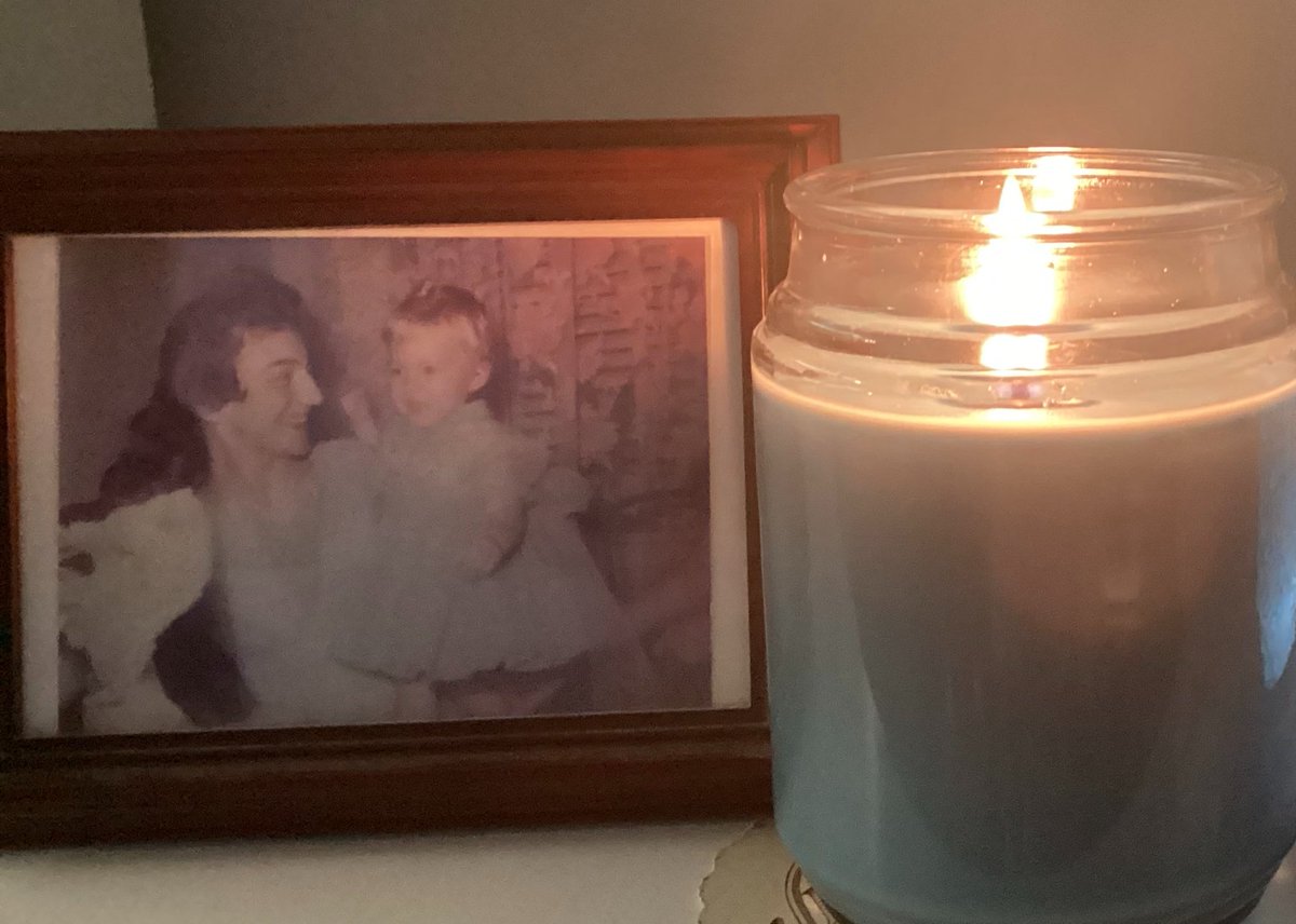 CathyLovesRafa's tweet photo. Rest In Peace Mommy. I miss you. #WeCare #15000Plus #VoicesForSeniors https://t.co/ualOARyOmt