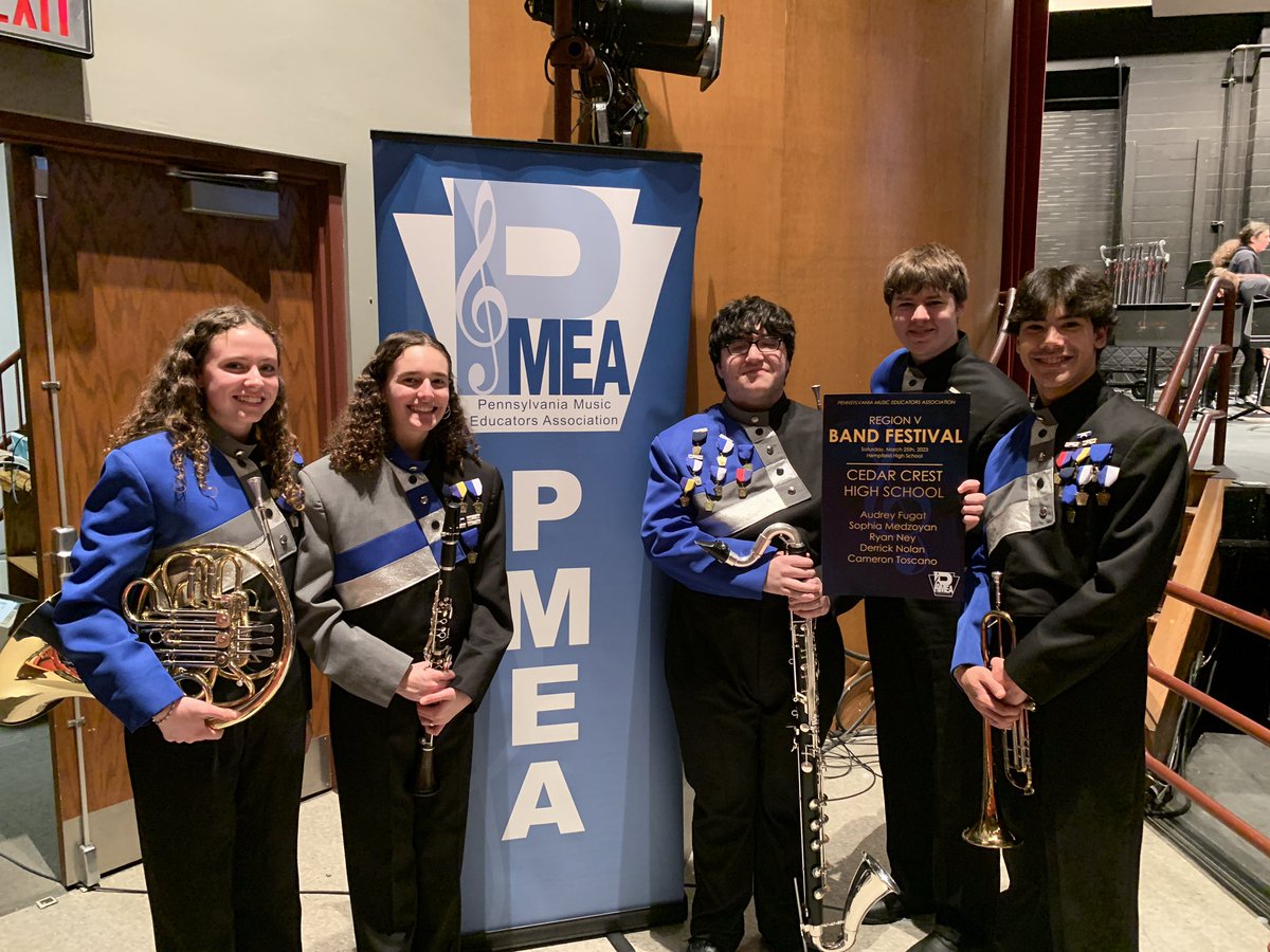 cedarcrestband's tweet photo. GREAT concert by @PMEAstate Region 5 Band! #Excellence in action! Thanks to @hempfieldbands, @EasternYorkBand and Central York HS for hosting a fantastic festival! Congrats to our members on an awesome performance! #audition #bandfestival #FalconPride #pmea https://t.co/bSE6J4tnbh