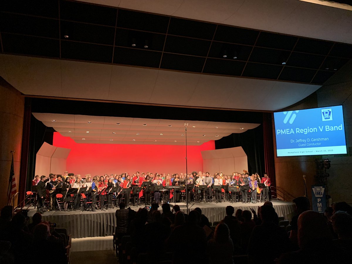 cedarcrestband's tweet photo. GREAT concert by @PMEAstate Region 5 Band! #Excellence in action! Thanks to @hempfieldbands, @EasternYorkBand and Central York HS for hosting a fantastic festival! Congrats to our members on an awesome performance! #audition #bandfestival #FalconPride #pmea https://t.co/bSE6J4tnbh