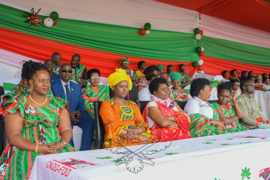 LF_cnddfdd's tweet photo. Ibirori #umukenyererarugambaday vyari vyatewe iteka n'umunyamabanga mukuru @R_Ndikuriyo hamwe nizindi ndongozi mu biro bikuru @CnddFdd, tutibagiye n'indongozi zashizwe amabanga atandukanye mu Gihugu https://t.co/huGiCv7V3e